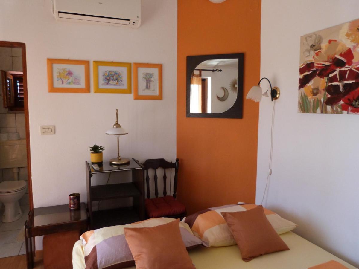Apartments Eva Sukošan エクステリア 写真
