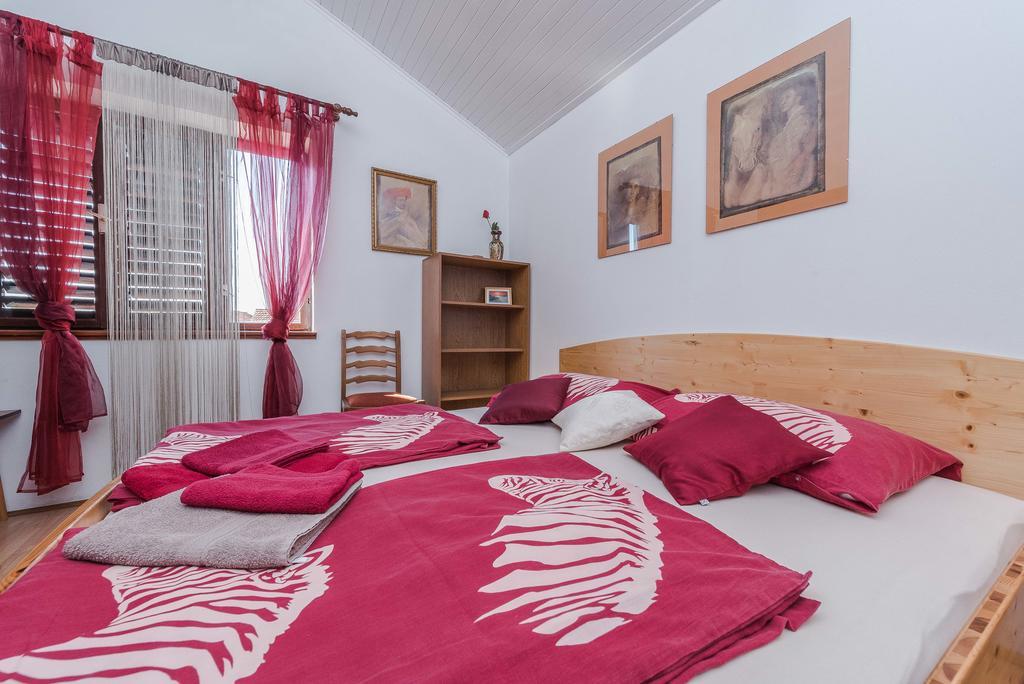 Apartments Eva Sukošan エクステリア 写真