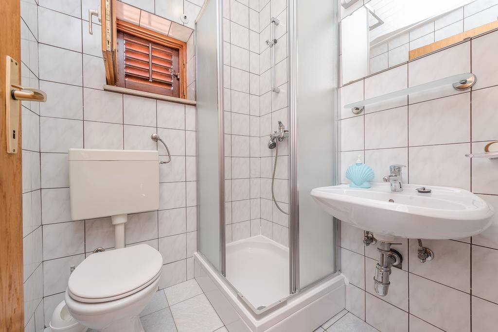 Apartments Eva Sukošan エクステリア 写真