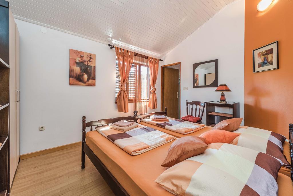 Apartments Eva Sukošan エクステリア 写真
