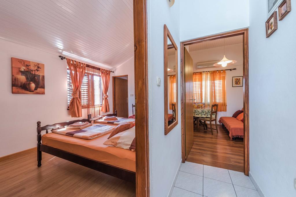 Apartments Eva Sukošan エクステリア 写真