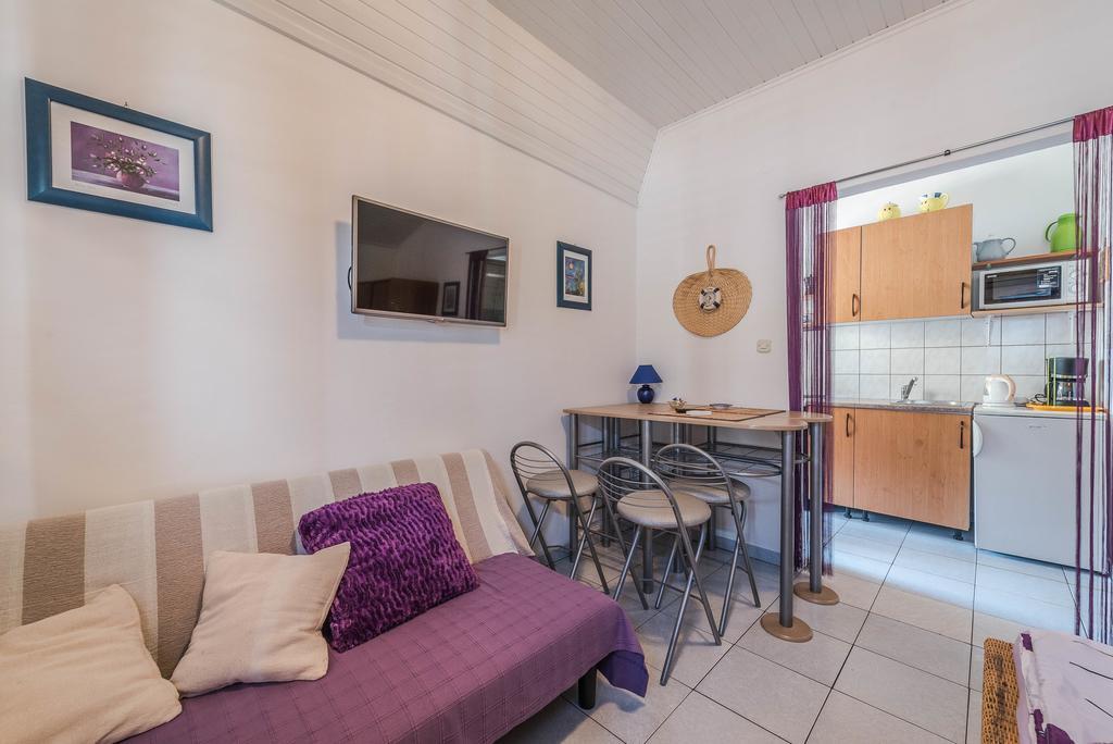 Apartments Eva Sukošan エクステリア 写真