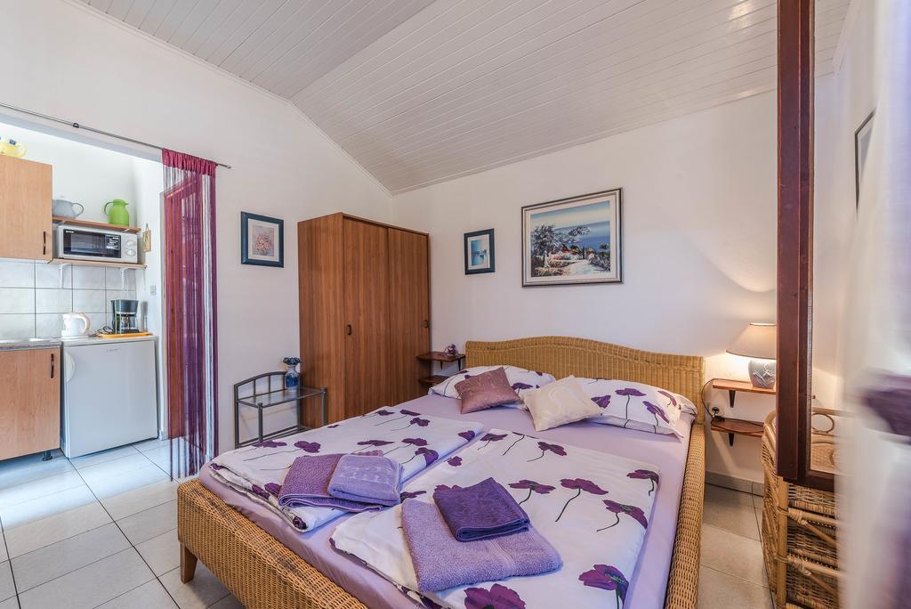 Apartments Eva Sukošan エクステリア 写真