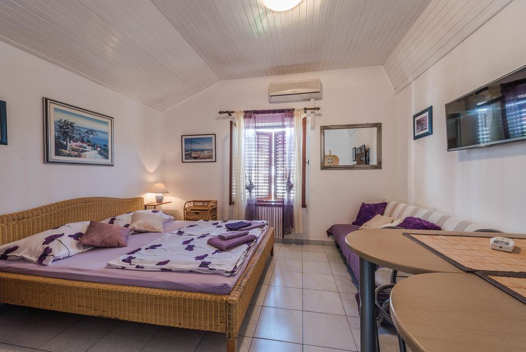 Apartments Eva Sukošan エクステリア 写真