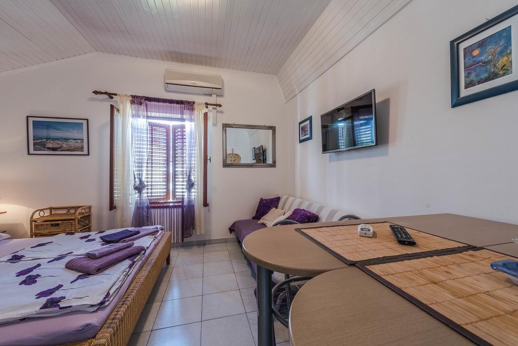 Apartments Eva Sukošan エクステリア 写真