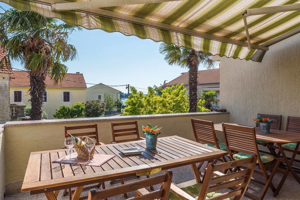Apartments Eva Sukošan エクステリア 写真