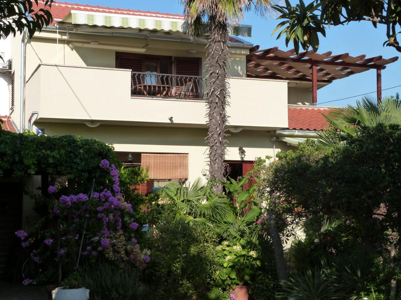 Apartments Eva Sukošan エクステリア 写真